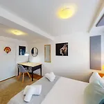 Bannister House