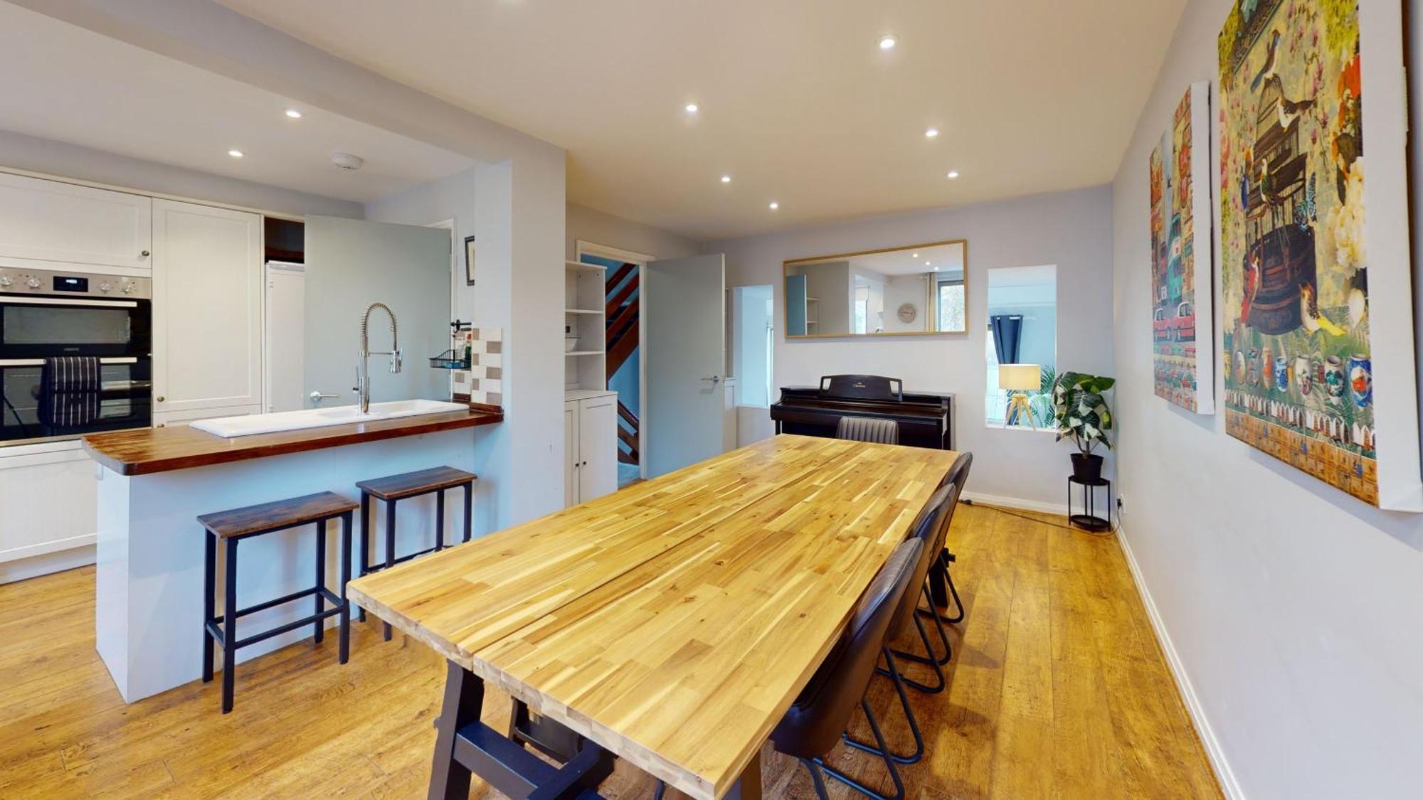Bannister House *